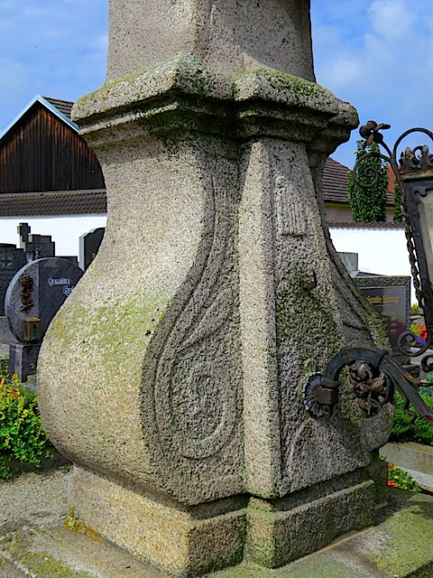 Friedhofskreuz